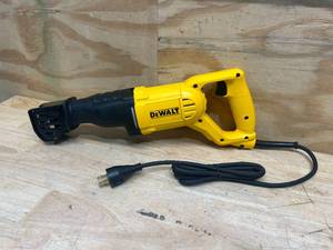 lot 18 image: DEWALT 10 Amp Corded Variable Speed Reciprocating Saw