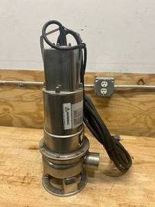 lot 82 image: HONDA WSP100AA 1hp 115V Submersible Trash Pump