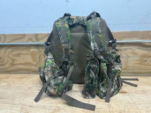 lot 87 image: REDHEAD OutdoorHunting Vest