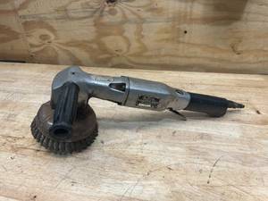 lot 90 image: CHICAGO PNEUMATIC CP-869 Angle Sander