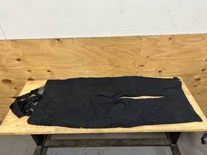 lot 118 image: Bass Pro Shops HPR Bibs for Men Size Large