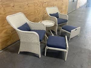 lot 129 image: HAMPTON BAY Garden Hills 5-Piece Wicker Outdoor Chat Set with CushionGuard Sky Blue Cushions