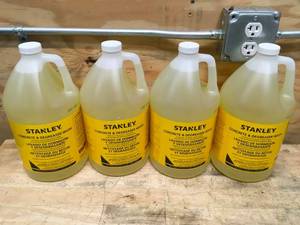 lot 131 image: Case of 4 - 1 Gallon Jugs of Stanley Concrete & Degreaser Wash Professional Grade Pressure Washer Detergent
