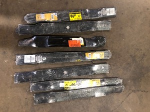 Lot of Assorted Lawn Mower Blades Various Models and Conditions Customer Returns See Pictures