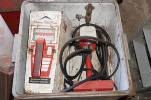 lot 276 image: Antique Hunter Electronic Solid State Wheel Balance Indicator