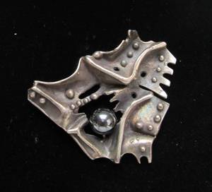 lot 12 image: Vintage Sculptural Brutalist Sterling Silver Brooch