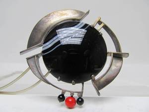 lot 27 image: Excellent Large Sterling Silver & Black Stone Brooch Pendant Necklace - Signed RM