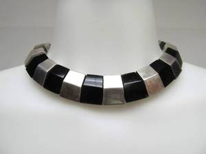 lot 31 image: Large Chunky Vintage TAXCO Sterling Silver & Black Onyx Necklace
