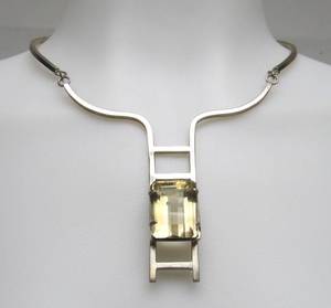 lot 32 image: Elegant & Outstanding Sterling Silver & LARGE Citrine Necklace