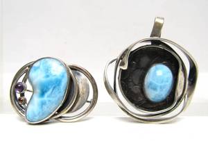 lot 48 image: Very Nice Sculptural Sterling Silver & Larimar Pendant & Brooch