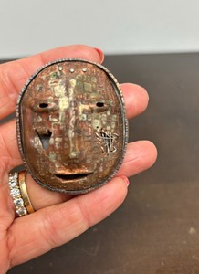 lot 18 image: Large & Impressive Sculptural Copper Silver & Mixed Metal Face Brooch
