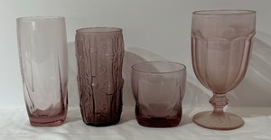 lot 24 image: Beautiful Mauve Glassware