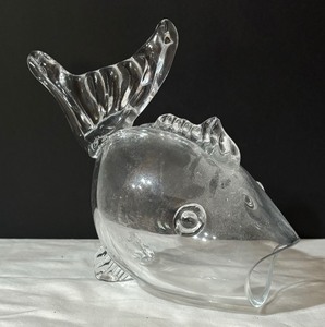 lot 27 image: Blenko Clear Hand Blown Glass Fish Bowl  Vase