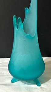 lot 62 image: Vintage Mid Century Modern Footed Swung Glass Vase