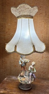 lot 67 image: Vintage Figural Lamp