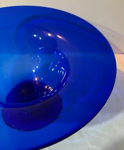 lot 77 image: Pairpoint Cobalt Blue Console Bowl