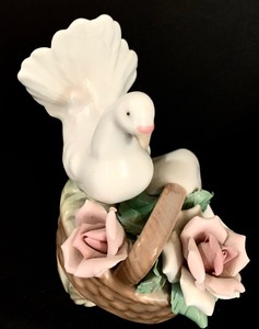 lot 49 image: Gorgeous Vintage Birds and Floral Figurines Made in Spain