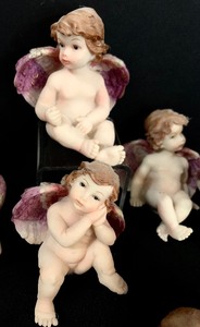 lot 52 image: Vintage Cherub Babies Figurines