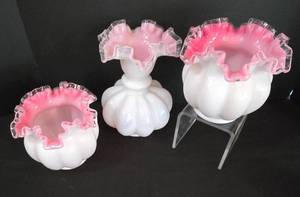 lot 80 image: Vintage Fenton Melon Vase and Pair of Vintage Fenton Pink Crest Melon Vases