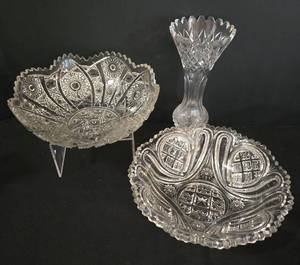 lot 141 image: Sparkling Cut-Crystal ServingDecorative Options
