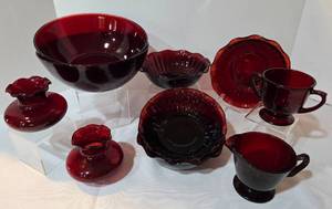 lot 142 image: Vintage Ruby Red Anchor Hocking DiningServing Pieces