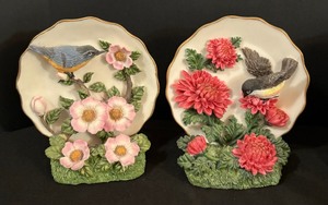 lot 158 image: Seven Heritage House Collectors Plates with Stands