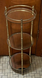 lot 163 image: Vintage Mirrored Three Tiered Shelf Stand