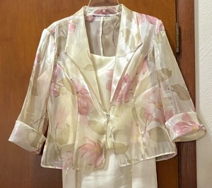 lot 170 image: Beautiful Dress with Sheer Jacket Set