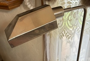 lot 191 image: Vintage Floor Lamp