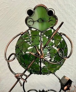 lot 195 image: Stained Glass Frog Decor