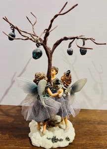 lot 214 image: Fairly Collection Figurines Including No 1747, 18047 & 331069 by The Wee Folkstone Collections