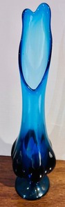 lot 12 image: Vintage Viking Bluenique 6 Petal Swung Glass Vase  Vintage Viking Blue 6 Petal Swung Glass Vase