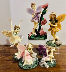lot 213 image: Fairly Collection Figurines Including No 0386, 23939, 23242 and More