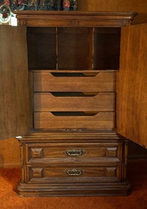 lot 16 image: Vintage Thomasville Armoire