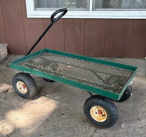 lot 256 image: Garden  Yard Cart