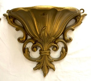 lot 318 image: Pair of Vintage Gold Colored Wall Mount Vases