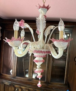 lot 4A image: Vintage Hand Blown Glass Murano Chandelier