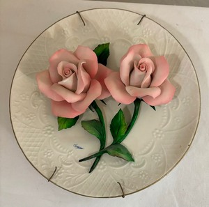 lot 326 image: Two Capodimonte Rose Motif Decorative Plates