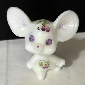 lot 325A image: Vintage Fenton Hand Painted Mouse Figurine