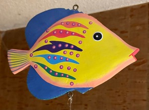 lot 340 image: Bright and Colorful Fish Figurine Mobile