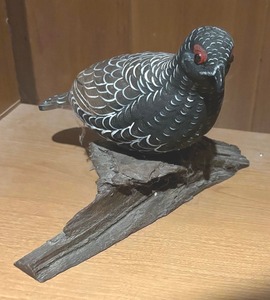 lot 357 image: Two Decorative Bird Figurines