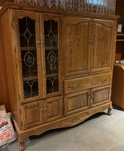lot 27C image: Charming Vintage Wood Media Cabinet