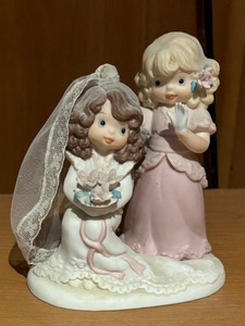 lot 365 image: Two Sisters Figurines