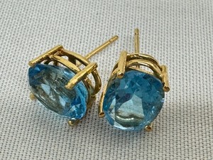 lot 307 image: Pair of 14k and Topaz Earrings