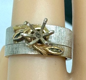 lot 310 image: Vintage 14k Yellow and White Gold Wedding Band Setting (No Stone)