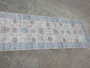 lot 7 image: Wyatt and Ash Machine Washable Runner 24 x 72