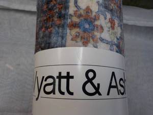 lot 8 image: Wyatt and Ash Machine Washable Runner 24 x 72