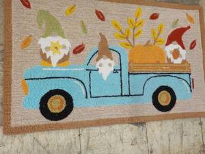 lot 16 image: Happy Harvest Hand Hooked Floor Mat 22.5 x 36