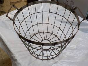 lot 28 image: Metal Basket with Handles 14 x 14 x 10