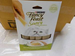 lot 31 image: 30 x 4 packs Natural Chicken in a Demi Glaze Purina Fancy Feast Savory Cat Treats retail $3 each